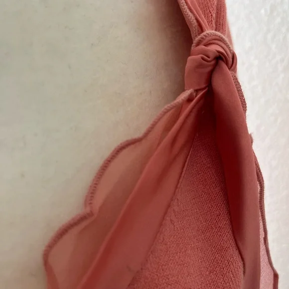 Banana Republic lightweight coral sweater with stain ribbon - Picture 11 of 13